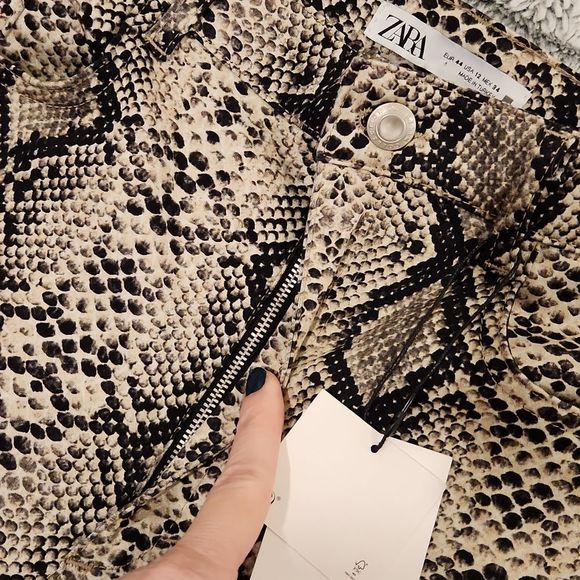 Snakeskin print high rise skinny Zara pants size 12, new with tags! - Picture 9 of 12